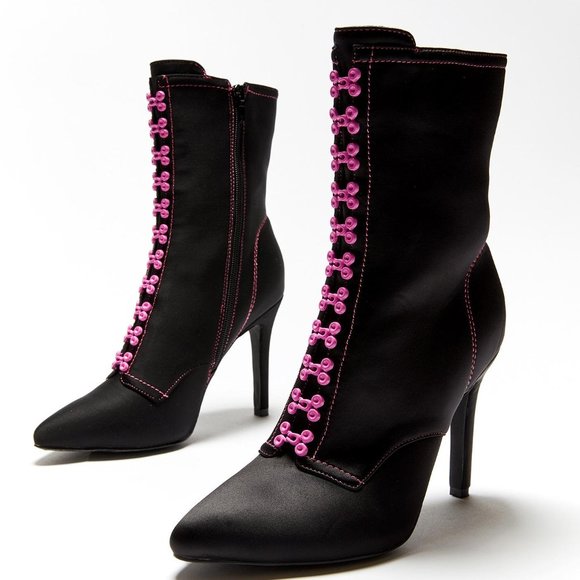 Poster Grl On The Floor Stiletto Boots Size 7 - Picture 1 of 7